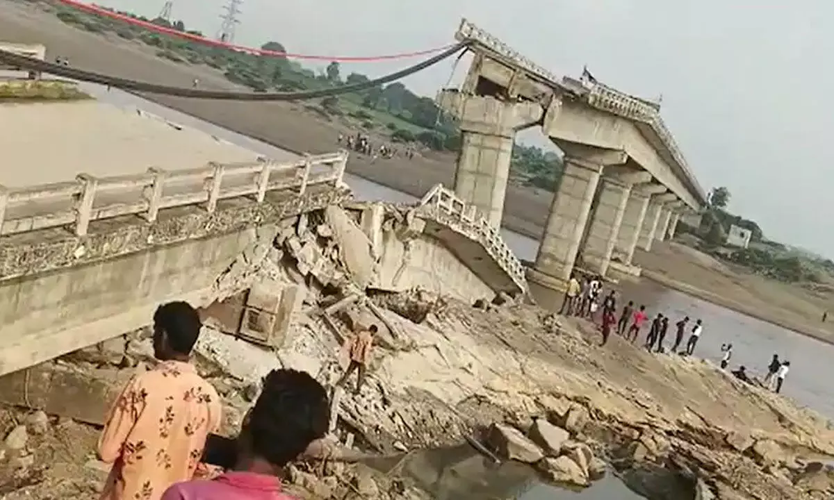 Bridge collapsed at Andavelli village in Komuram Bheem Asifabad district