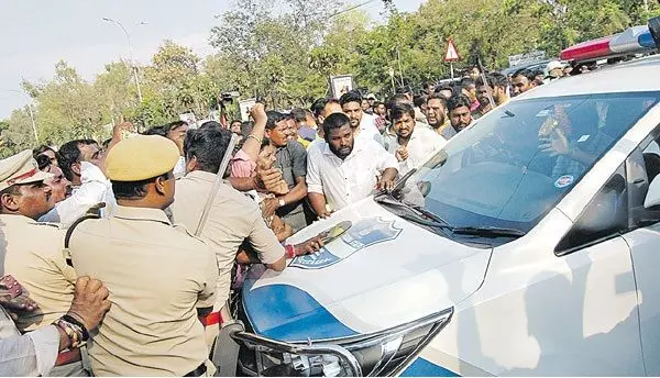 ఖైదీ నెంబర్ 7917.. కరీంనగర్ జైలులో బండి