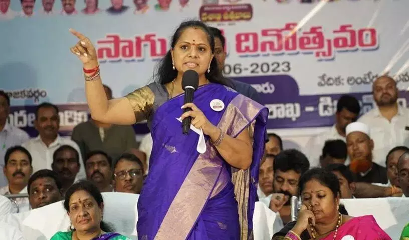 KCR అంటే కాలువలు(K), చెక్ డ్యామ్ లు(C), రిజర్వాయర్లు(R)