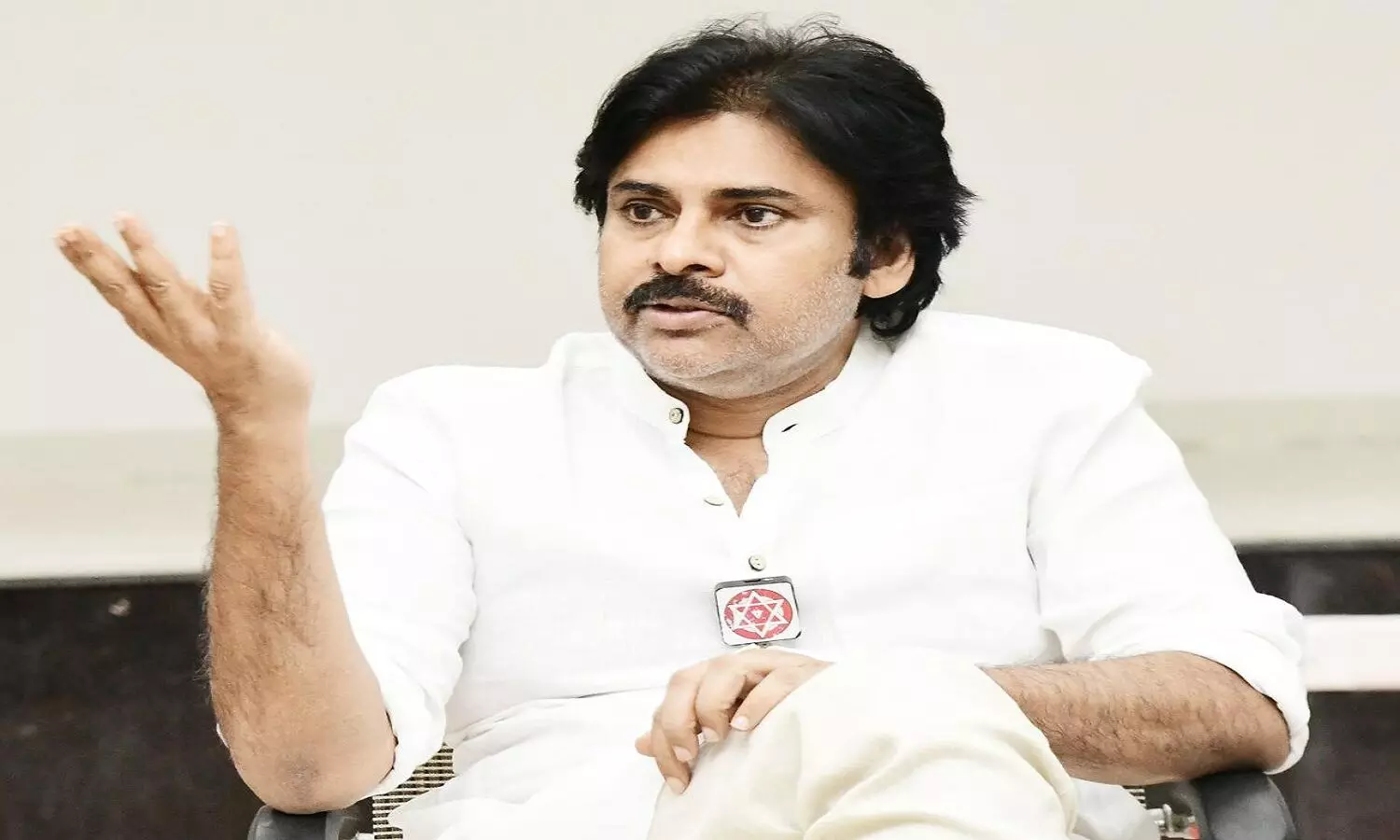 నమ్ముకున్నోళ్లకు న్యాయం చేయలేను.. హింట్ ఇచ్చిన పవన్