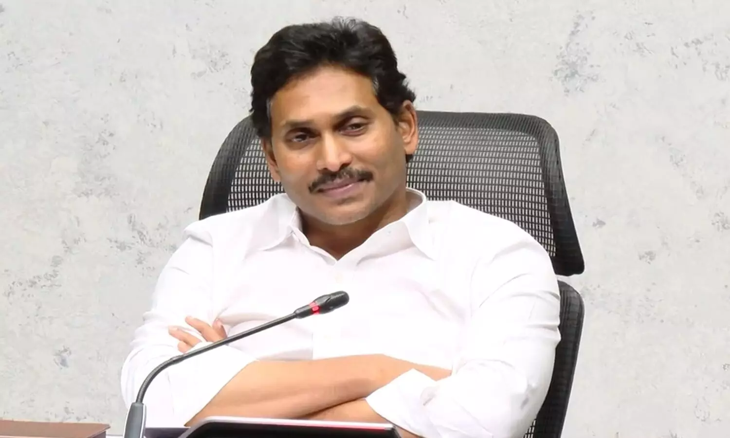 మెగా డీఎస్సీకి జగన్ వెనకడుగు.. కారణం ఏంటి..?