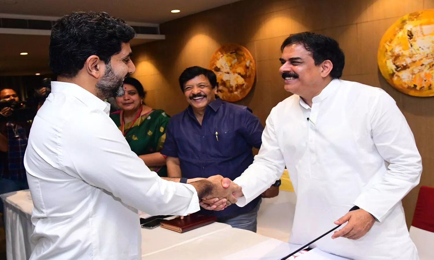 ఉమ్మడి మేనిఫెస్టో కోసం టీడీపీ-జనసేన కసరత్తు.. కీలక సమావేశానికి పవన్ డుమ్మా