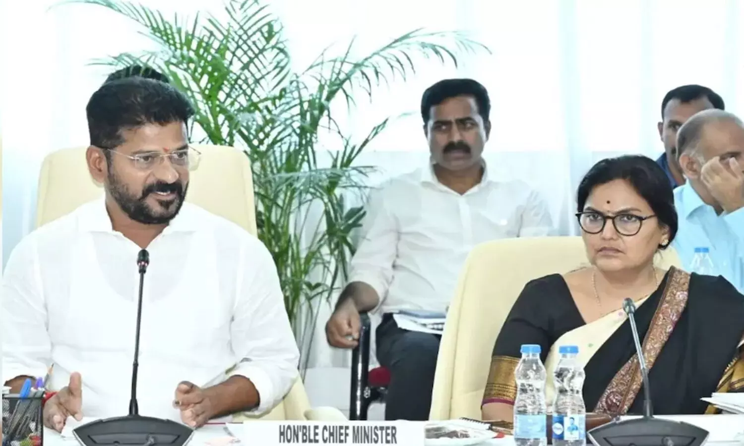 తెలంగాణ ప్రభుత్వం వారిని టార్గెట్ చేస్తుందా..?