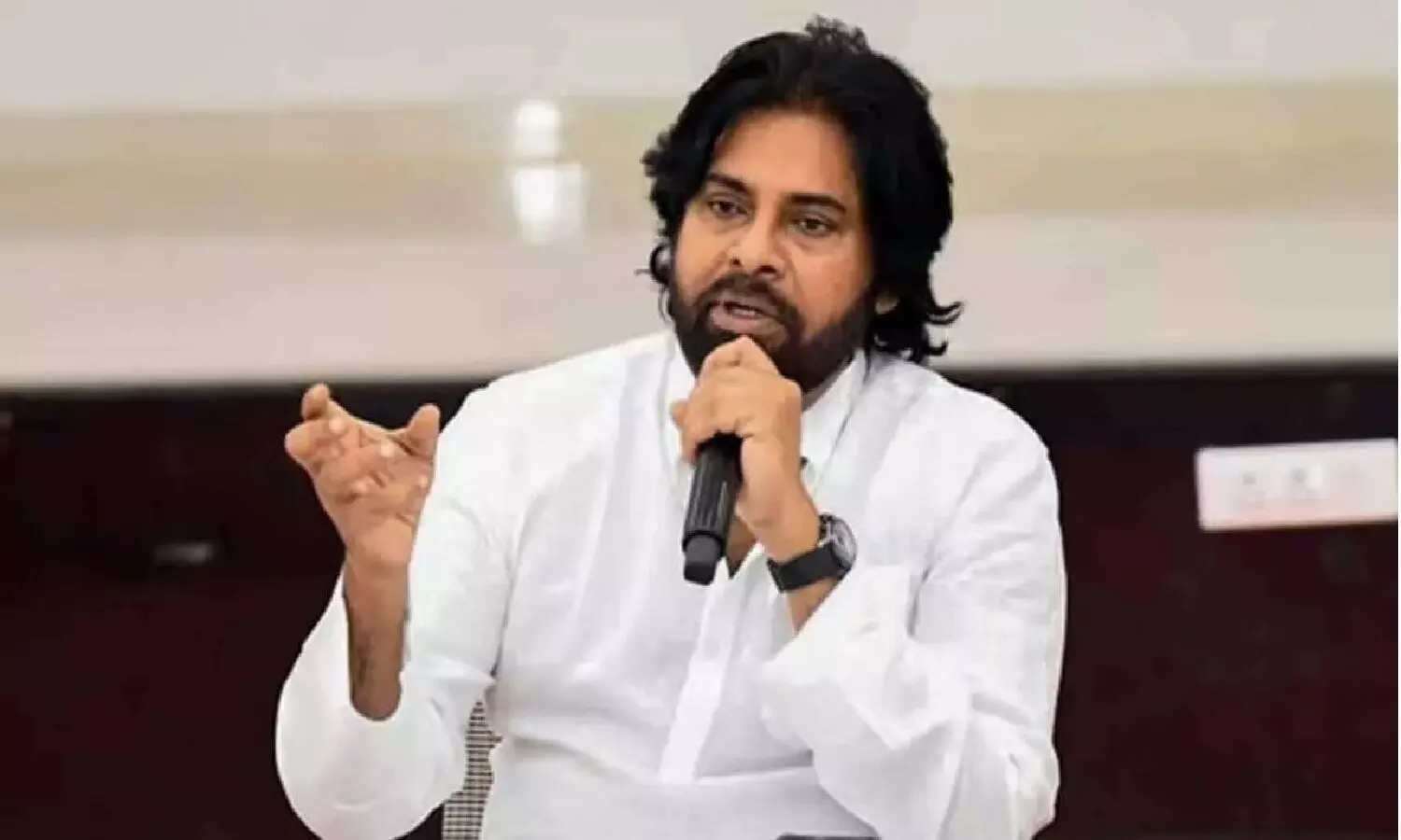 గాంధీజీ కలలు కన్న గ్రామ స్వరాజ్యం.. పవన్ కల్యాణ్ ఆసక్తికర ట్వీట్