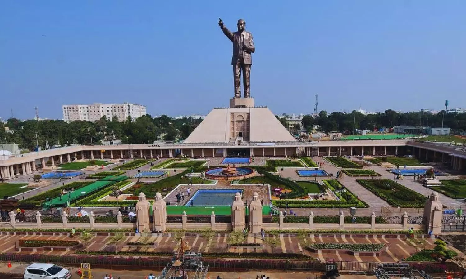 మళ్లీ అంబేద్కర్ కి అవమానం.. లైటింగ్ పెట్టలేదు