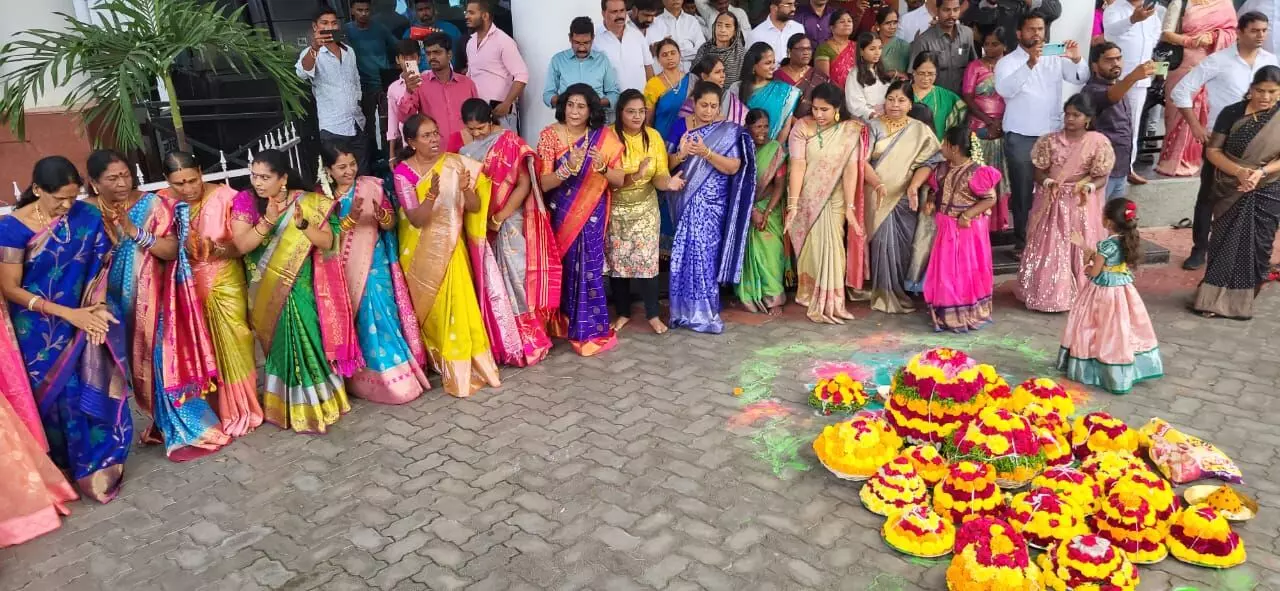 తెలంగాణ భవన్‌ లో బతుకమ్మ సంబురాలు