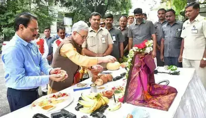 రాజ్‌భవన్‌లో ఆయుధ పూజ నిర్వహించిన గవర్నర్ జిష్ణుదేవ్