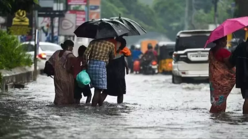 చెన్నైలో భారీ వర్షాలు.. హోటళ్లు బుక్‌ చేసుకుంటున్న ఐటీ ఉద్యోగులు, ధనవంతులు