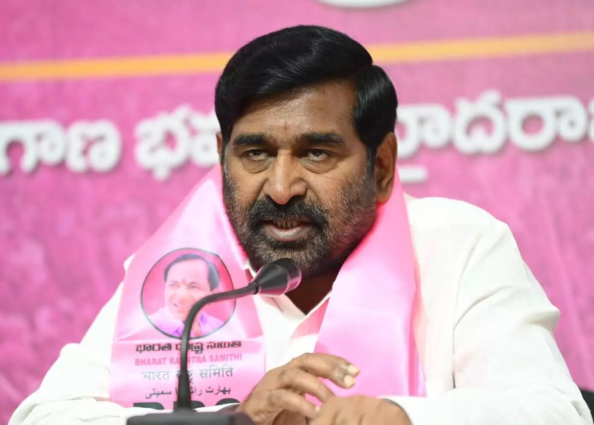 రేవంత్‌ రెడ్డి కాంగ్రెస్‌ ను ముంచుతున్నడు