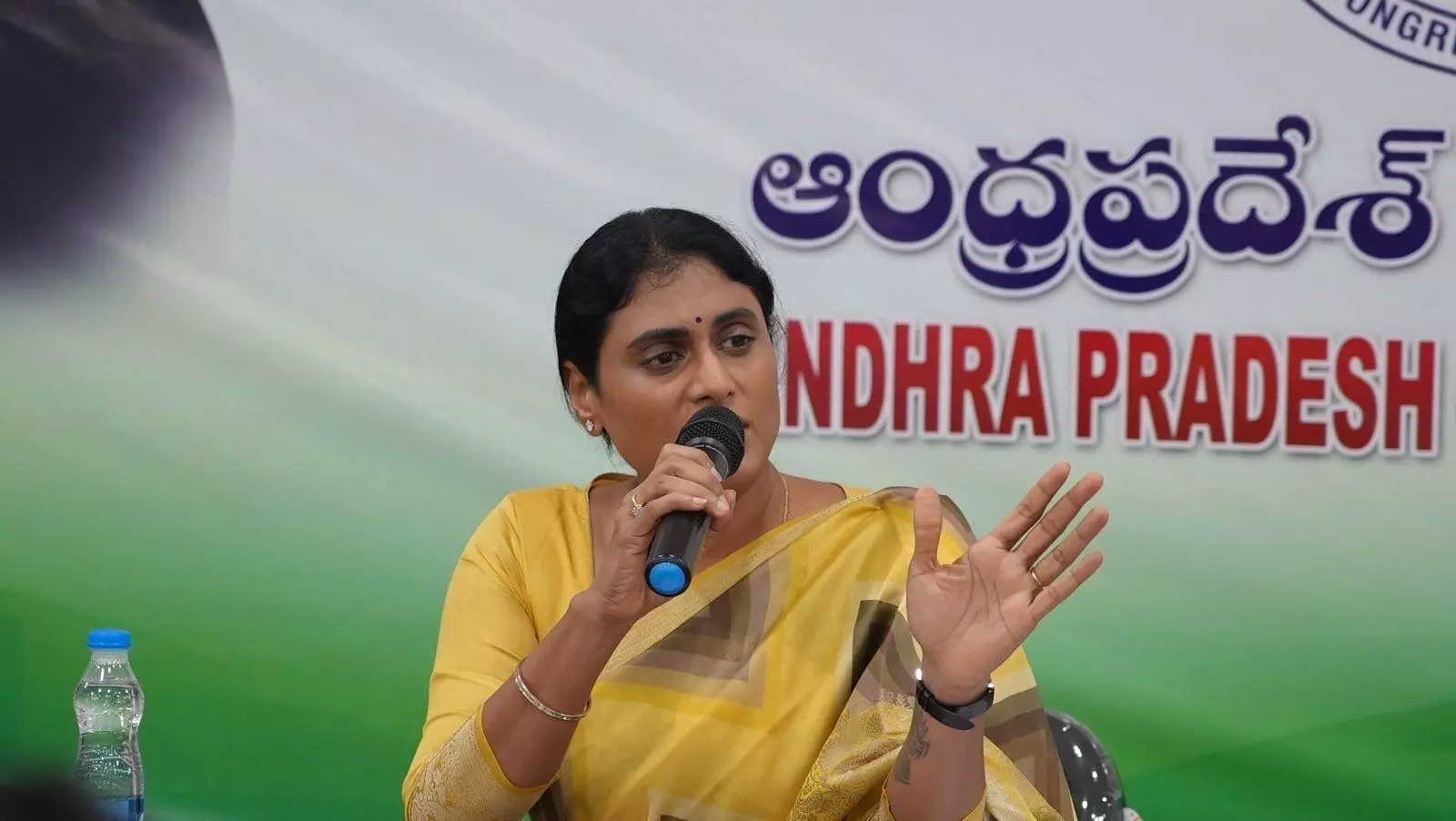 గత వైసీపీ ప్రభుత్వ అక్రమాలుపై చర్యలేవీ : షర్మిల