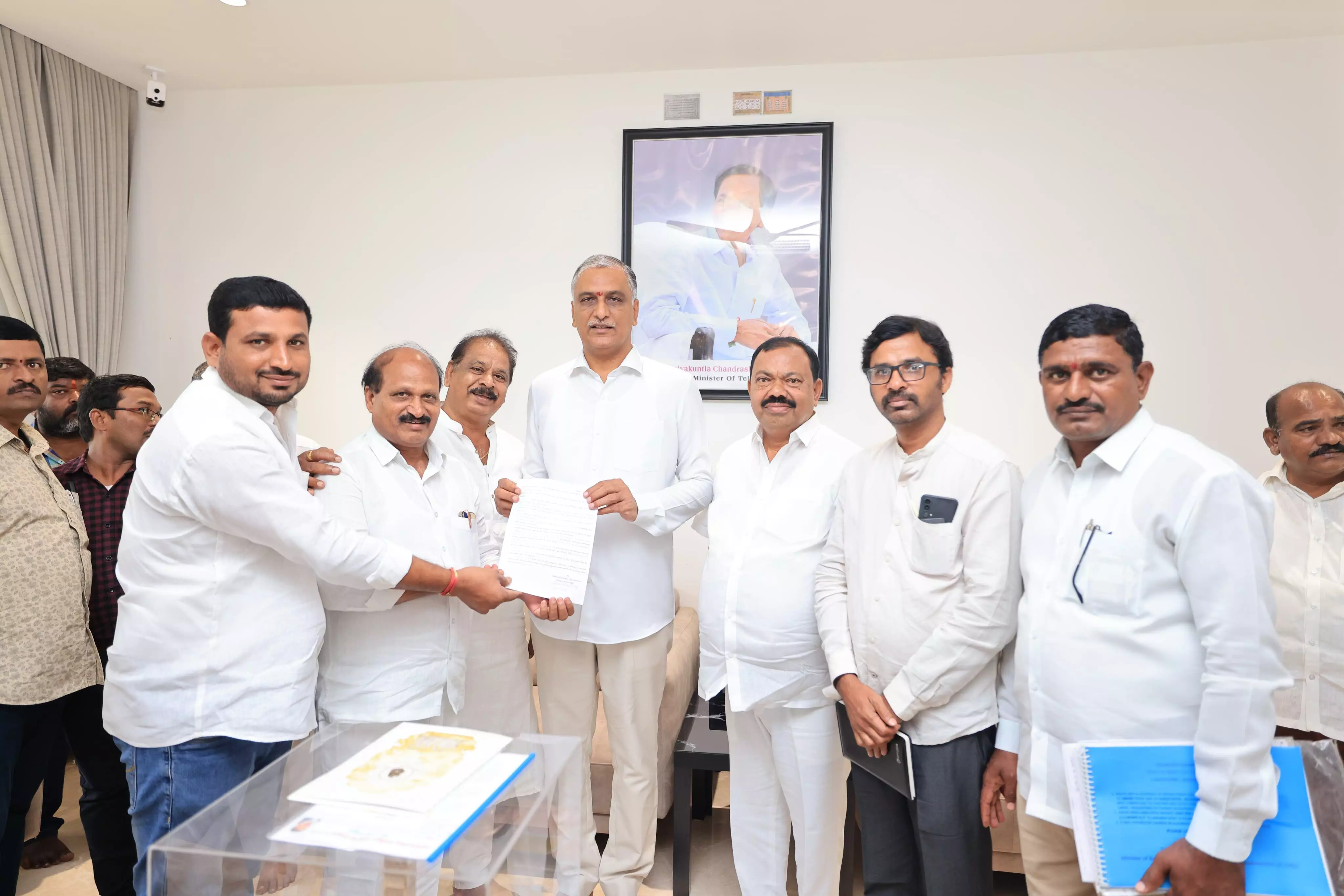 రీజినల్‌ రింగ్‌ రోడ్డు బాధితులకు ఇచ్చిన హామీలు నిలబెట్టుకోవాలి