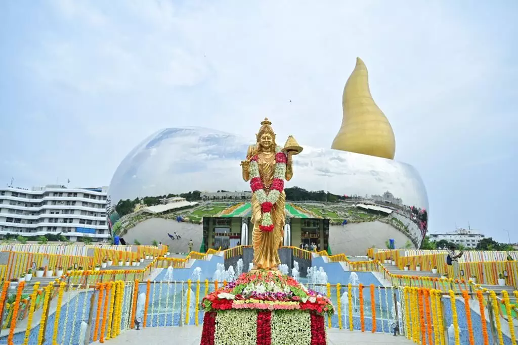 తెలంగాణ తల్లికి అమరజ్యోతే నిలువెత్తు సాక్షి