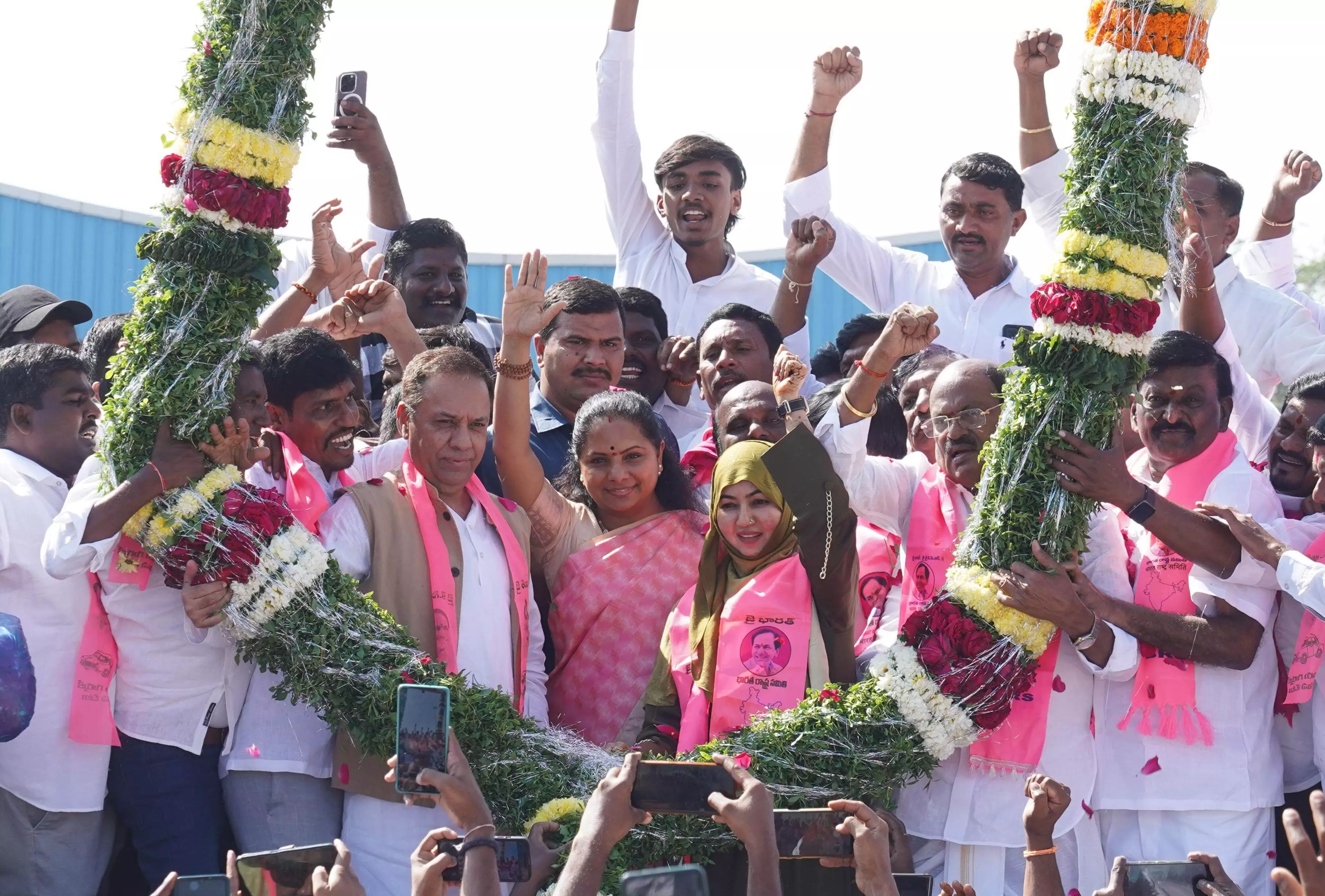 ఎమ్మెల్సీ కవితకు ఘన స్వాగతం