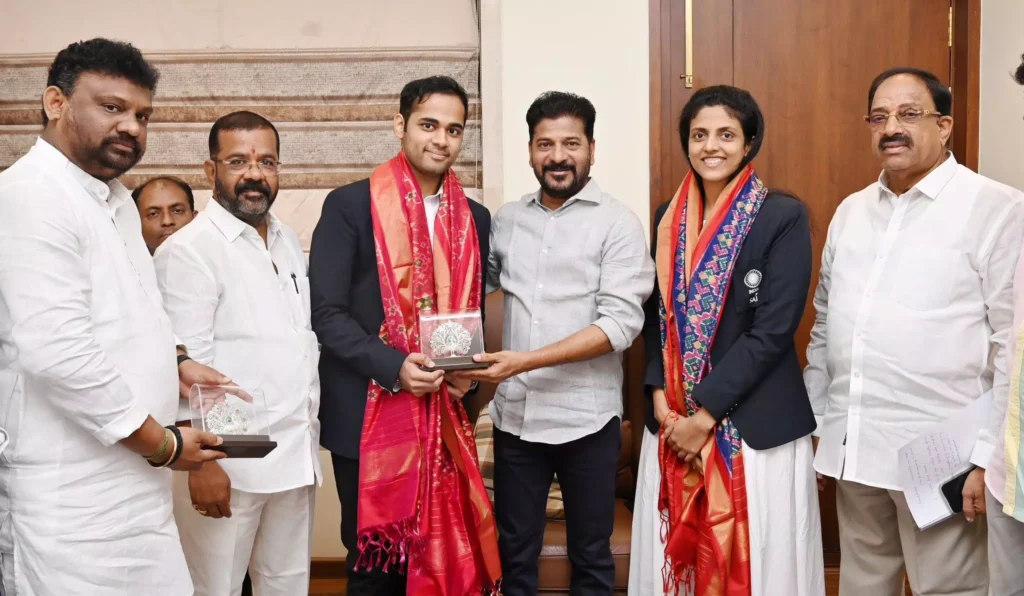 చెస్ ఒలంపియాడ్  విజేతలకు సీఎం భారీ నజరానా