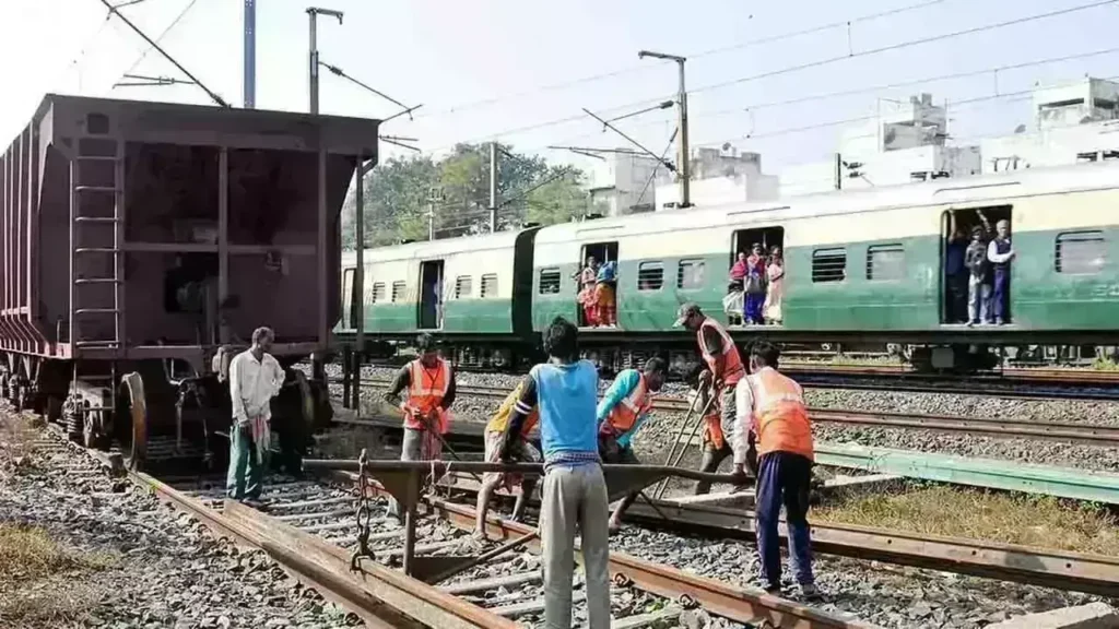 రైల్వే ఉద్యోగులకు కేంద్రం గుడ్ న్యూస్