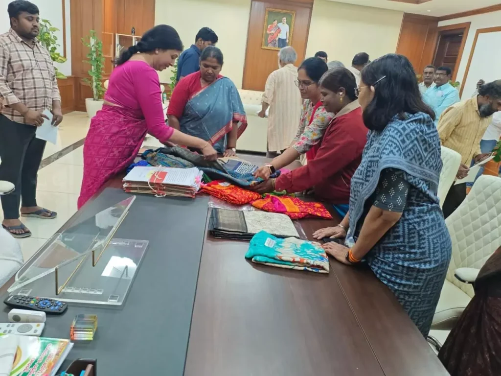 అంగన్‌వాడీల సమస్యలు పరిష్కరిస్తాం