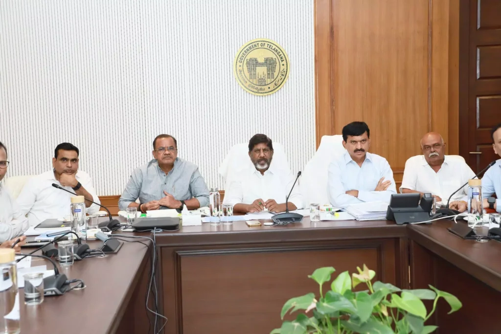 ఇందిరమ్మ ఇళ్ల నిర్మాణంపై డిప్యూటీ సీఎం భట్టి సమీక్ష