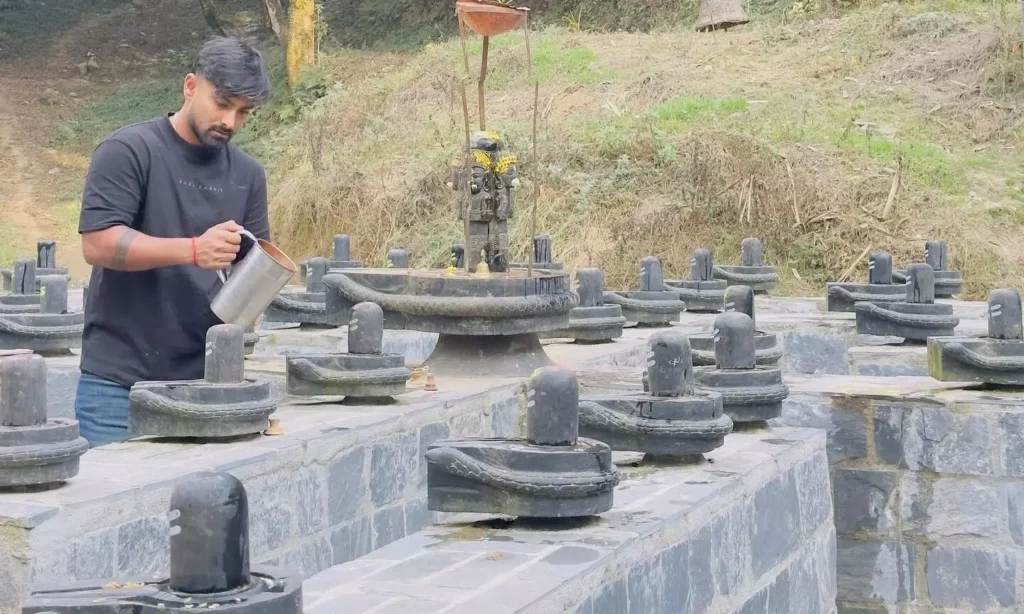 శివాల‌యంలో బంగ్లా క్రికెట‌ర్ లిట్ట‌న్ దాస్ పూజ‌లు