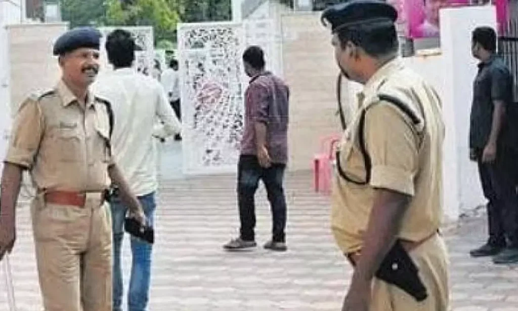 Wanted Locksmiths to open lockers & doors during raids at TS Ministers' Houses