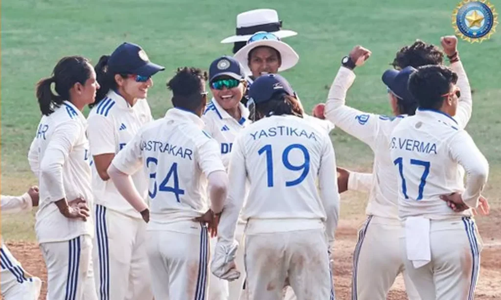 రసపట్టుగా భారత్- ఆస్ట్ర్రేలియా మహిళాటెస్ట్!